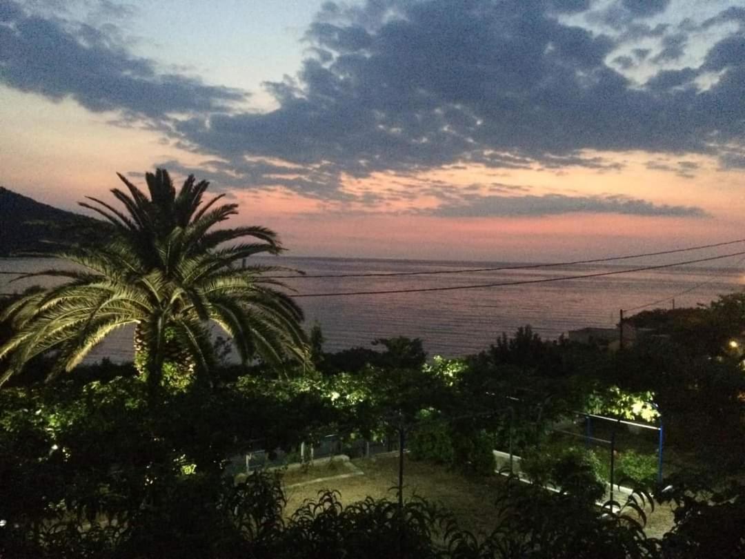 Hotel Kinira Extérieur photo